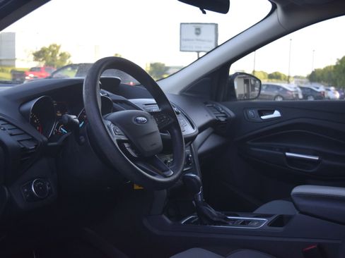 Used 2017 Ford Escape SE FWD image 4