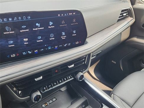 New 2025 Chevrolet Suburban Premier image 33