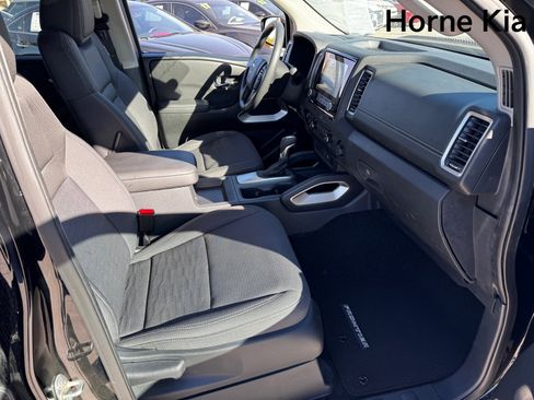 Used 2022 Nissan Frontier SV image 24