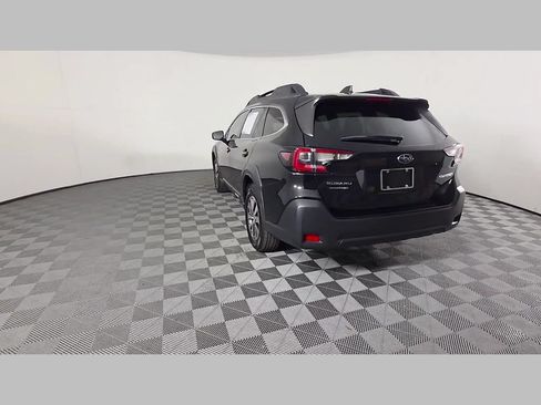 Used 2024 Subaru Outback Premium AWD/4WD image 44