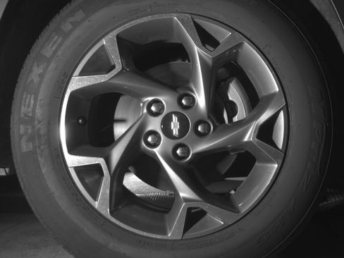 Used 2025 Chevrolet Trax LT FWD image 13
