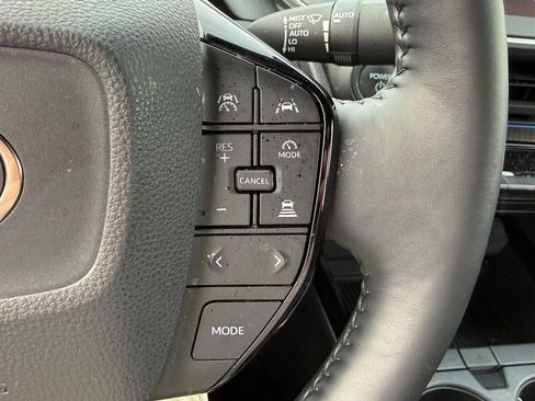 Used 2025 Toyota Prius XLE image 19