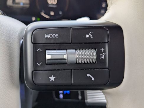 Used 2024 Hyundai Santa Fe Limited image 29