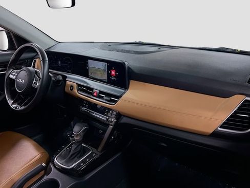Certified 2024 Kia Seltos EX image 31