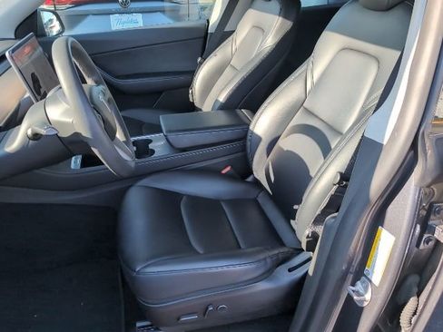 Used 2022 Tesla Model Y Performance image 8