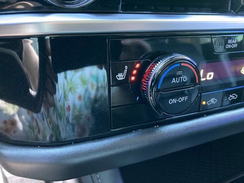 Used 2022 Nissan Pathfinder SL image 24