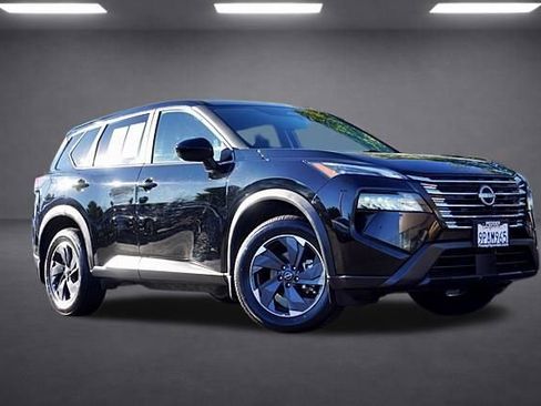 Used 2024 Nissan Rogue SV FWD image 2