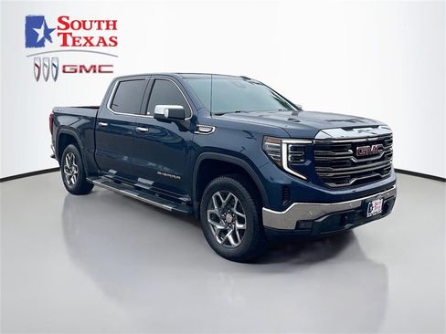 Used 2022 GMC Sierra 1500 SLT image 1