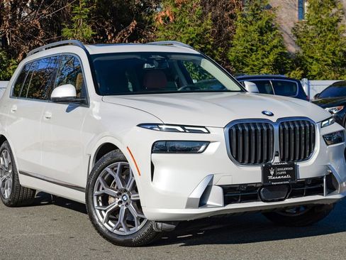 Used 2023 BMW X7 xDrive40i w/ Premium Package image 1
