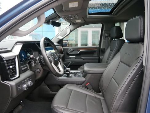 Used 2025 GMC Sierra 1500 Denali w/ Denali Reserve Package AWD/4WD image 7