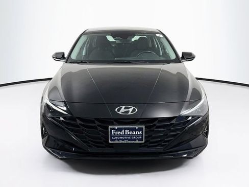 Used 2023 Hyundai Elantra SEL w/ Convenience Package FWD image 2