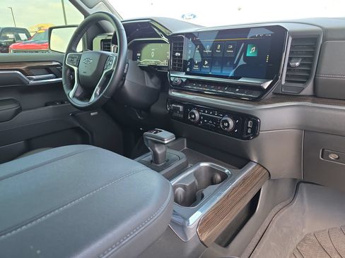 Used 2023 Chevrolet Silverado 1500 RST w/ Convenience Package II AWD/4WD image 16