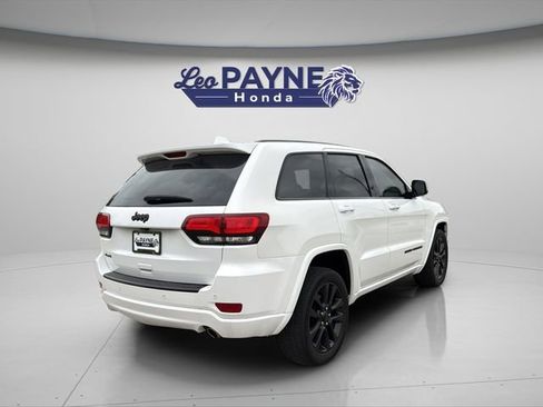 Used 2018 Jeep Grand Cherokee Altitude AWD/4WD image 7
