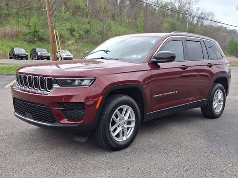 Used 2023 Jeep Grand Cherokee Laredo w/ Luxury Tech Group I image 3