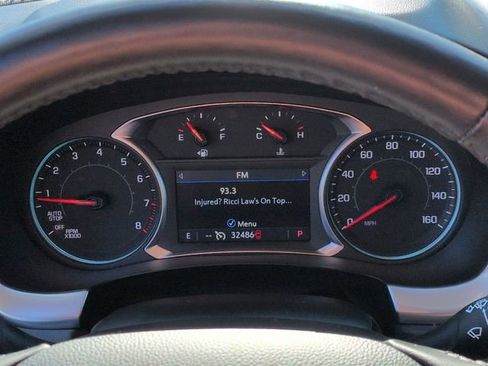 Used 2021 Chevrolet Traverse LT image 19