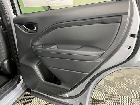 Used 2025 Subaru Forester Limited w/ Popular Package #2 image 15