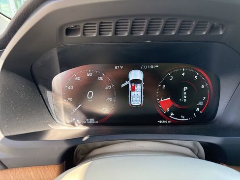 Used 2021 Volvo XC90 T6 Momentum w/ Protection Package Premier image 20