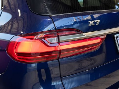 Used 2020 BMW X7 M50i w/ Dynamic Handling Package AWD/4WD image 17
