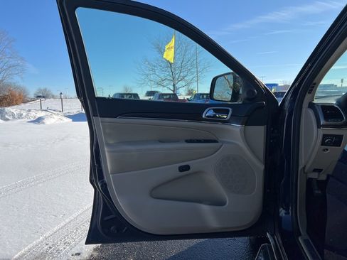 Used 2018 Jeep Grand Cherokee Limited image 8