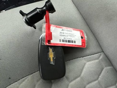 Used 2018 Chevrolet Equinox LS FWD image 29