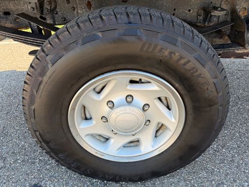 Used 2001 Ford F250 XL AWD/4WD image 18