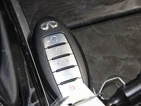 Used 2024 INFINITI QX80 Luxe image 53