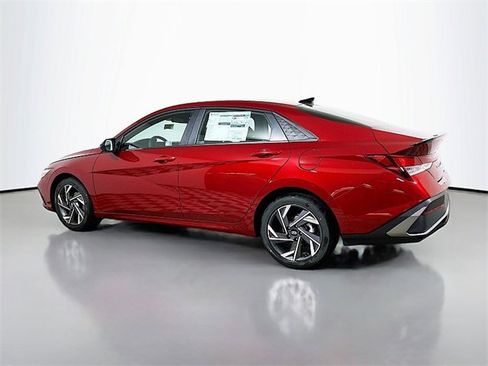 Certified 2025 Hyundai Elantra Sport w/ Cargo Package FWD image 5