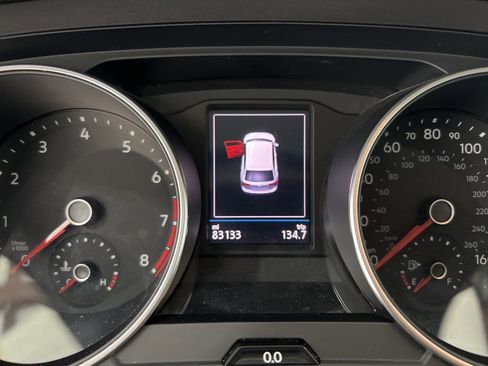 Used 2021 Volkswagen Tiguan SE image 11