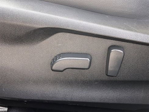 Used 2023 Subaru Crosstrek 2.5i Limited w/ Moonroof Package image 19