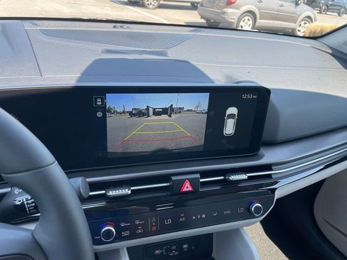 New 2026 Kia Sportage EX FWD image 17