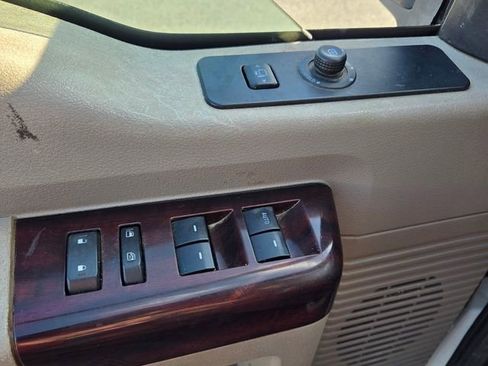 Used 2010 Ford F350 Lariat image 27