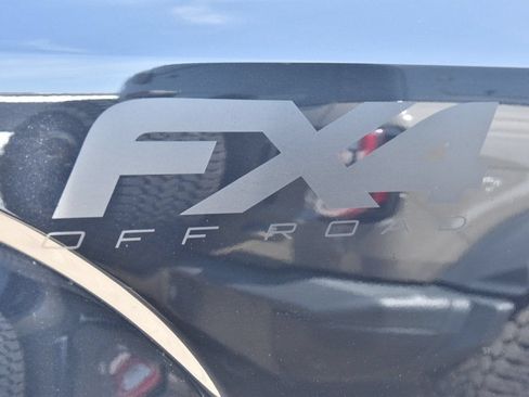Used 2019 Ford F150 XLT w/ Equipment Group 302A Luxury AWD/4WD image 11