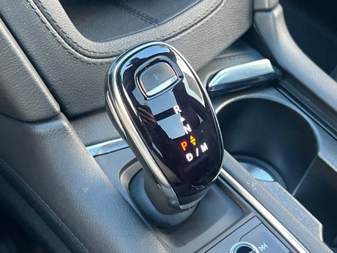 Used 2025 Cadillac XT5 Premium Luxury image 31