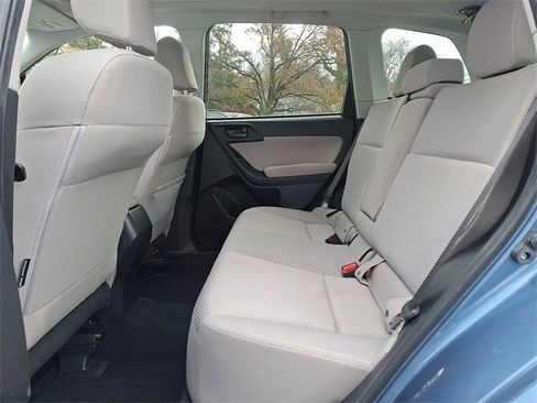 Used 2015 Subaru Forester 2.5i Premium w/ All-Weather Package image 10