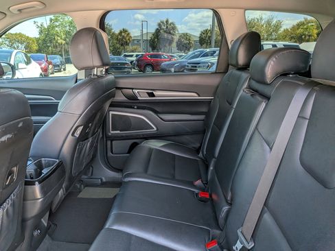 Used 2022 Kia Telluride LX AWD/4WD image 15