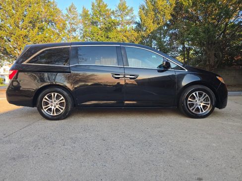 Used 2011 Honda Odyssey EX-L image 2