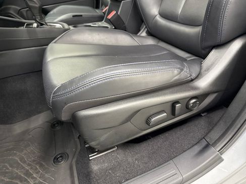 Certified 2025 Subaru Forester Limited image 12