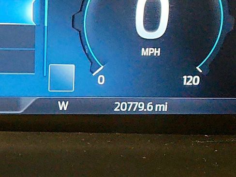 Used 2022 Ford F150 Lightning Lariat image 15