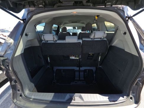 Used 2024 Toyota Sienna LE image 6