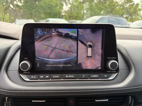 Used 2023 Nissan Rogue SL image 29