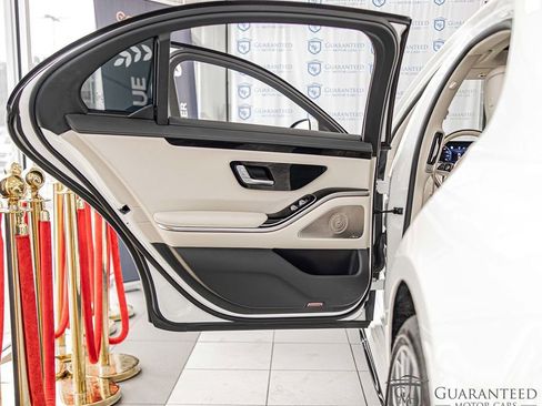 Used 2023 Mercedes-Benz S 500 4MATIC w/ AMG Line image 34