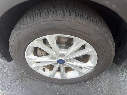 Used 2018 Ford Escape SEL AWD/4WD image 30