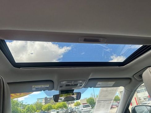 Certified 2019 Toyota Highlander Limited AWD/4WD image 24