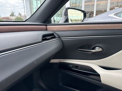 Certified 2024 Lexus ES 300h w/ Luxury Package image 24