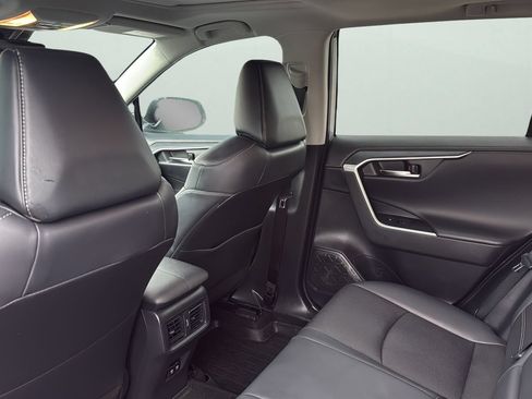 Used 2020 Toyota RAV4 Limited w/ Limited Grade Weather Package FWD image 28