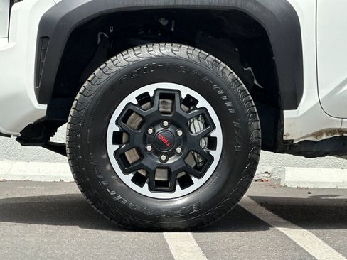 Used 2025 Toyota Tacoma TRD Off-Road AWD/4WD image 22