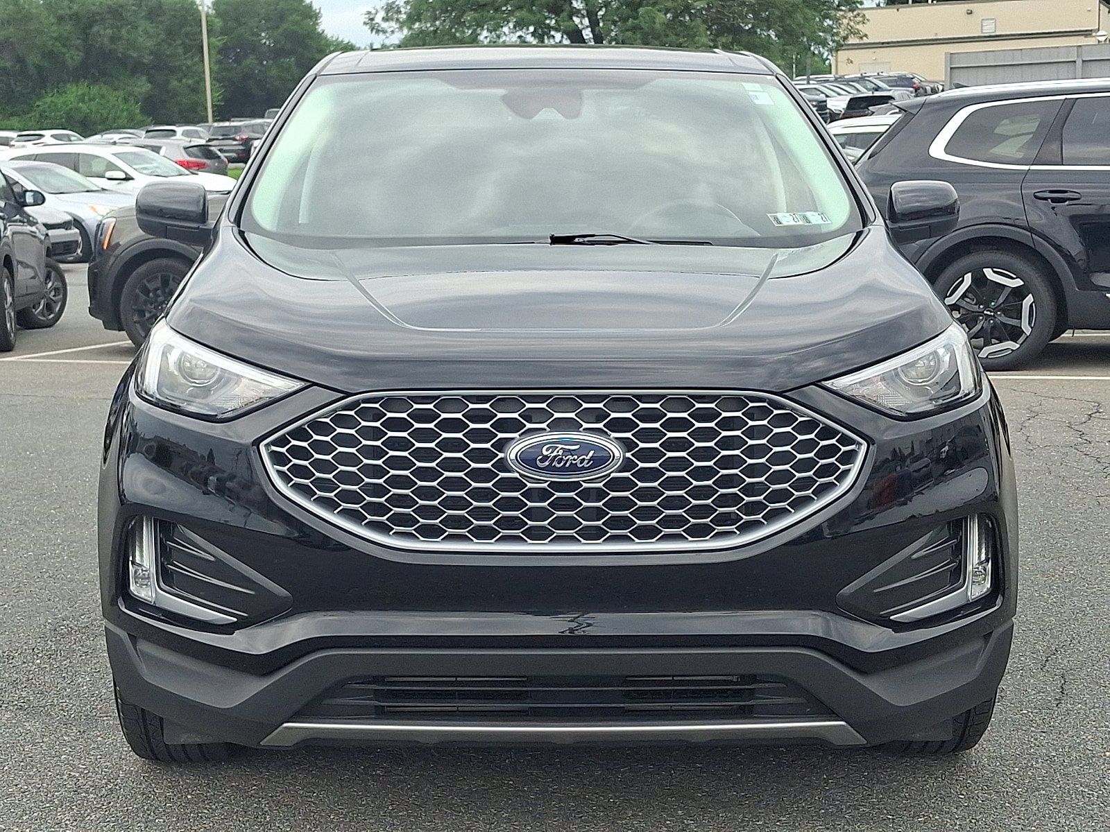 Used 2024 Ford Edge SEL w/ Convenience Package AWD/4WD image 2
