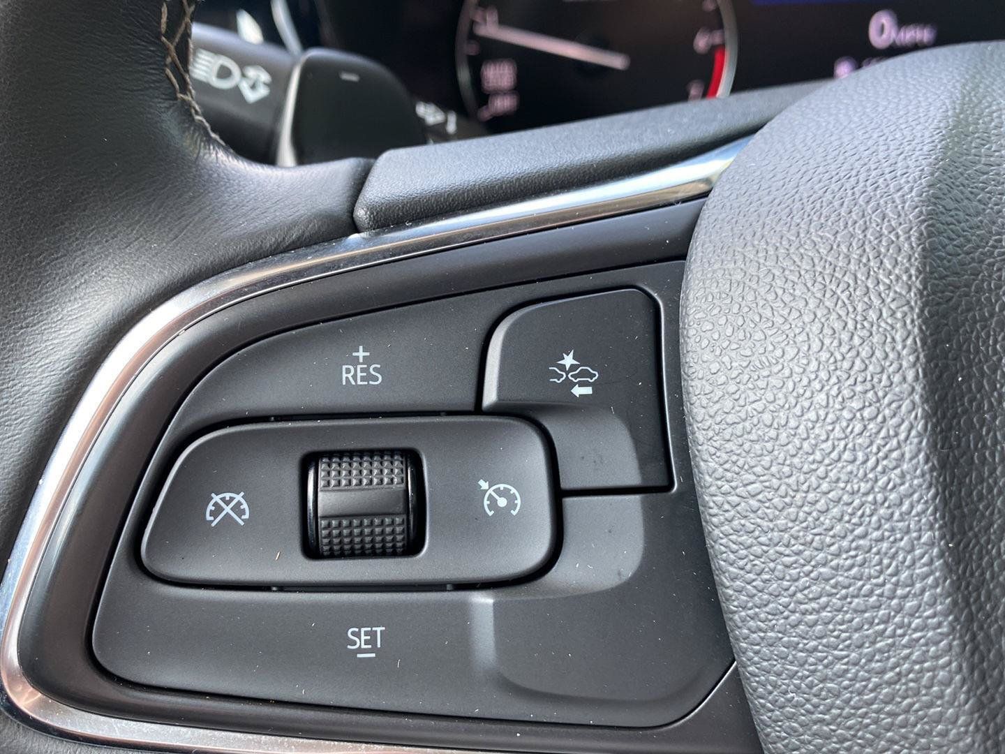 Used 2023 Buick Envision Preferred FWD image 37