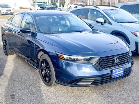 Used 2025 Honda Accord SE image 5