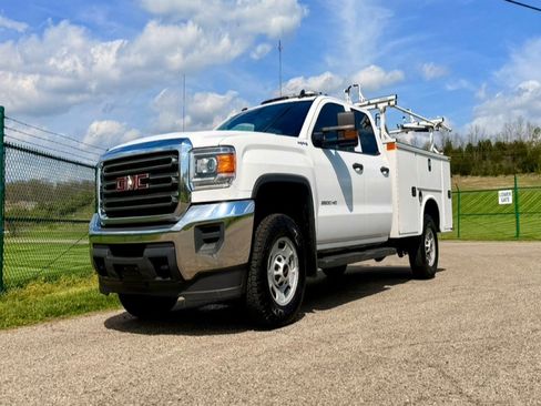 Used 2019 GMC Sierra 2500 4x4 Double Cab w/ Sierra Convenience Package image 1